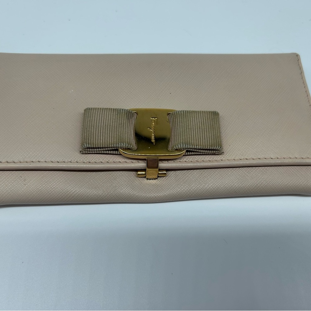 Salvatore Ferragamo KI-22 B559 Ribbon Bifold Long Wallet Beige Leather Women's
